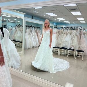 Pronovias Radila UNALTERED Wedding Dress